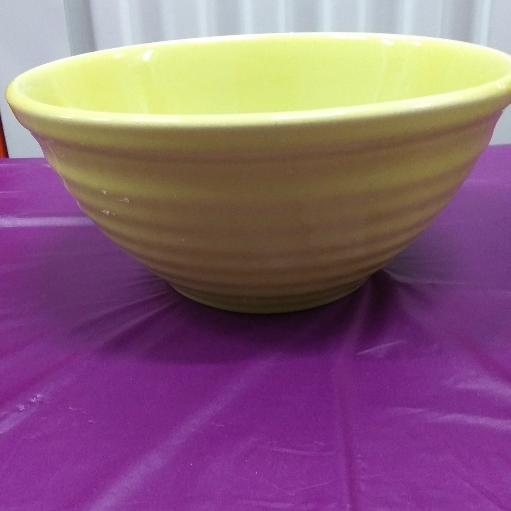 Vtg. Olive Green Ringed Bowl/ USA